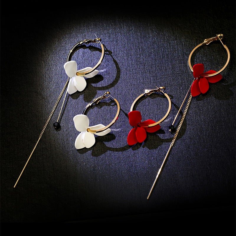 Mote Blomster Og Elegante Øredobber